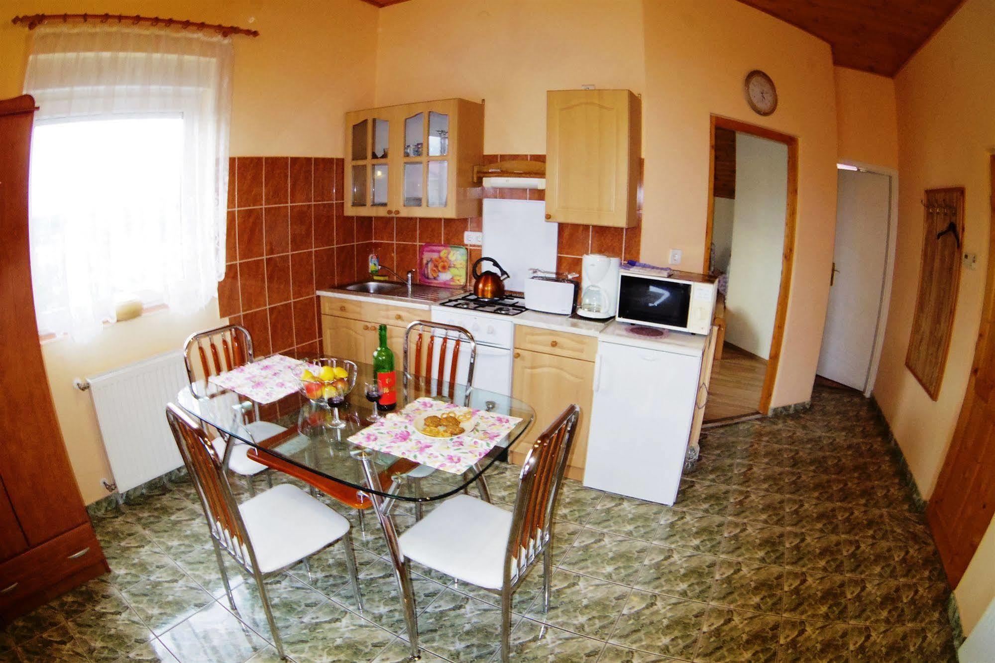 Joker Villa Apartmanhaus Heviz Exterior foto